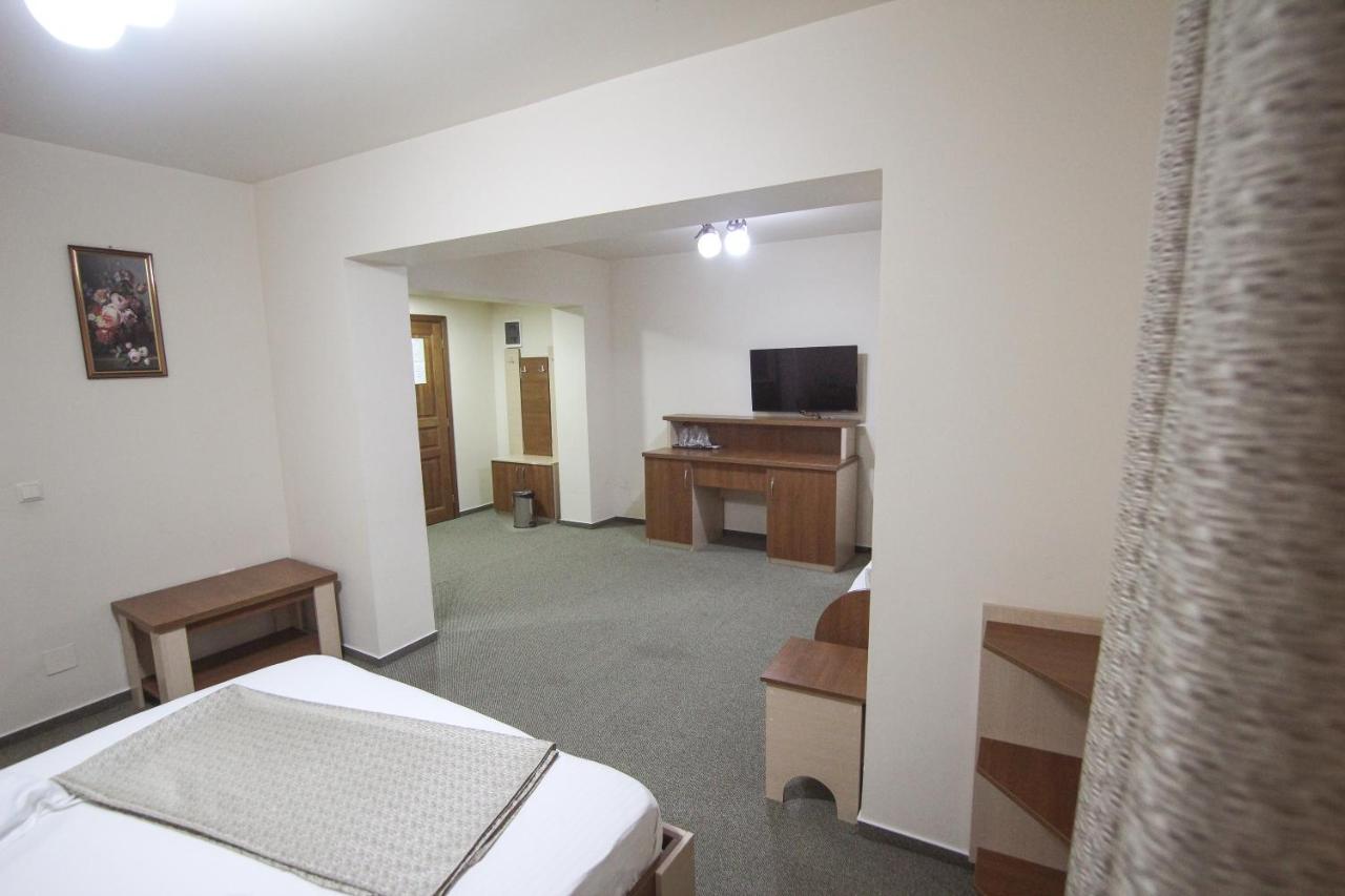 Teju Hotels Slănic Esterno foto